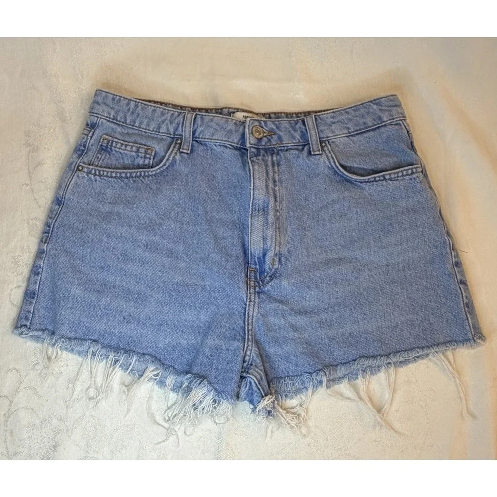 Forever 21 Womens Cutoffs Denim Jean Shorts Size 28 Light Wash